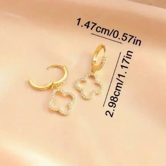 NWTs - Gold Tone Clover Shaped drop Earrings Rhinestone encrusted - Picture 2 of 3